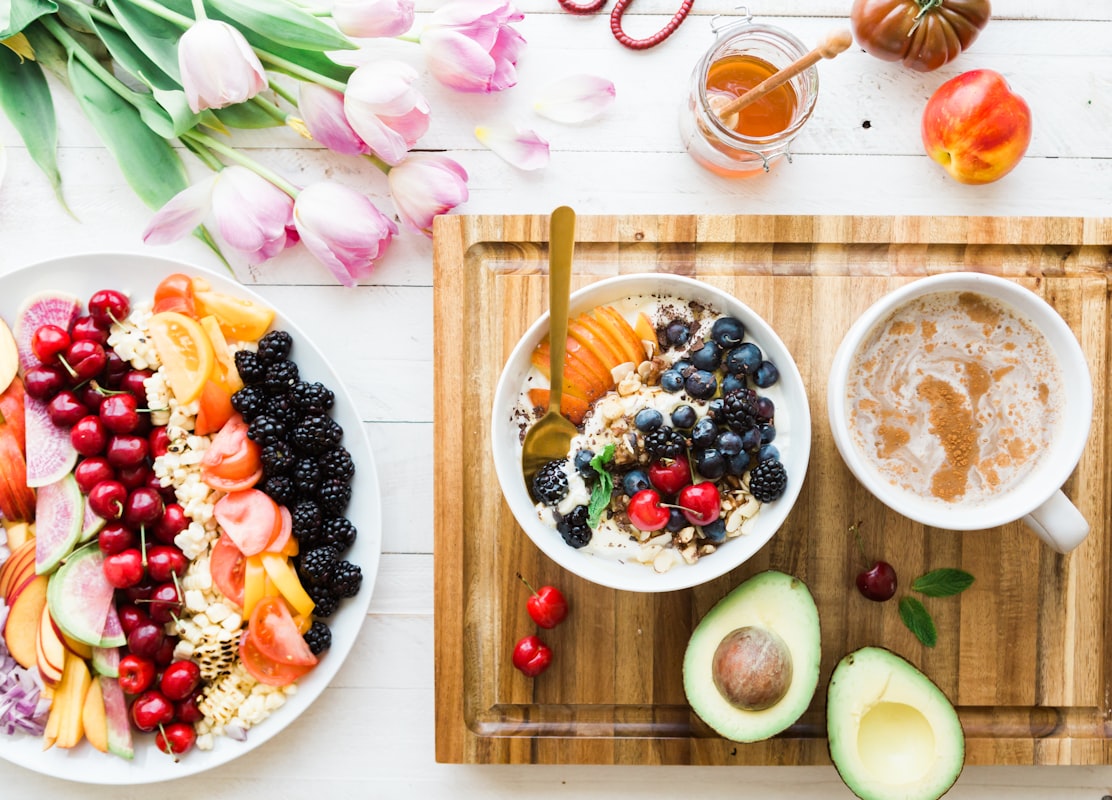 Professional nutritionist consulting with client